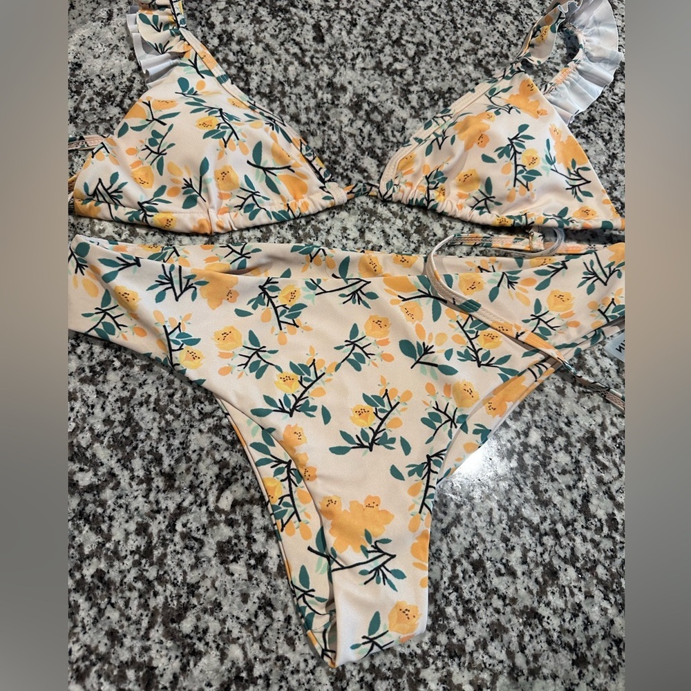 SHEIN Yellow Floral Bikini Size‎ Large